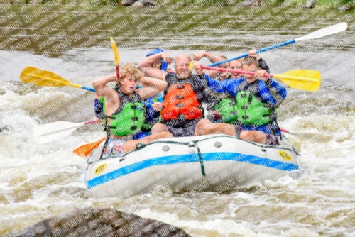 003294_RaftPics_BIG-RIVER_June-14_BOX-_LA_Boat-3-Miguel_LES4574