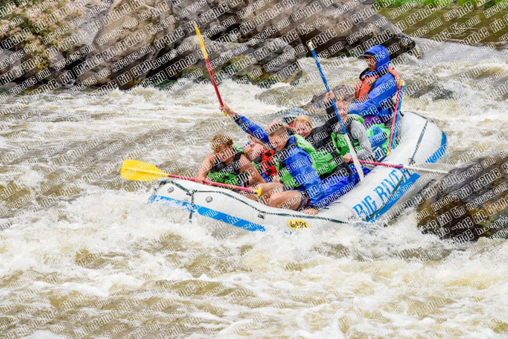 003304_RaftPics_BIG-RIVER_June-14_BOX-_LA_Boat-3-Miguel_LES4584