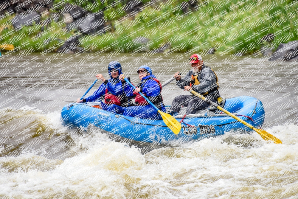 003338_RaftPics_Los-RIOS_June-14_BOX-_LA_Boat-1-John_LES4376