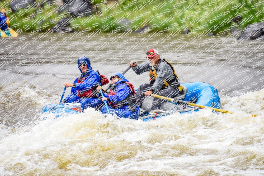 003339_RaftPics_Los-RIOS_June-14_BOX-_LA_Boat-1-John_LES4377