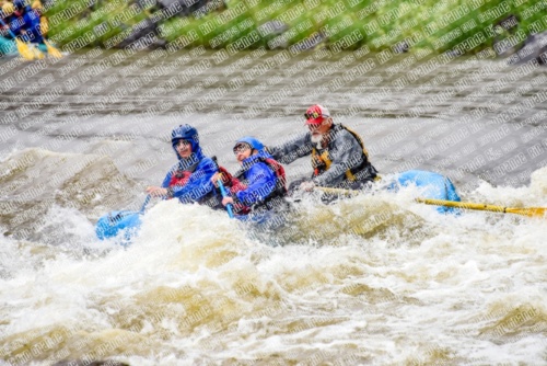 003340_RaftPics_Los-RIOS_June-14_BOX-_LA_Boat-1-John_LES4378