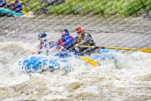 003342_RaftPics_Los-RIOS_June-14_BOX-_LA_Boat-1-John_LES4380