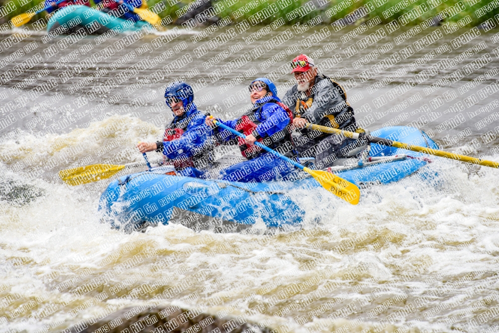 003343_RaftPics_Los-RIOS_June-14_BOX-_LA_Boat-1-John_LES4381