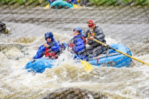 003344_RaftPics_Los-RIOS_June-14_BOX-_LA_Boat-1-John_LES4382