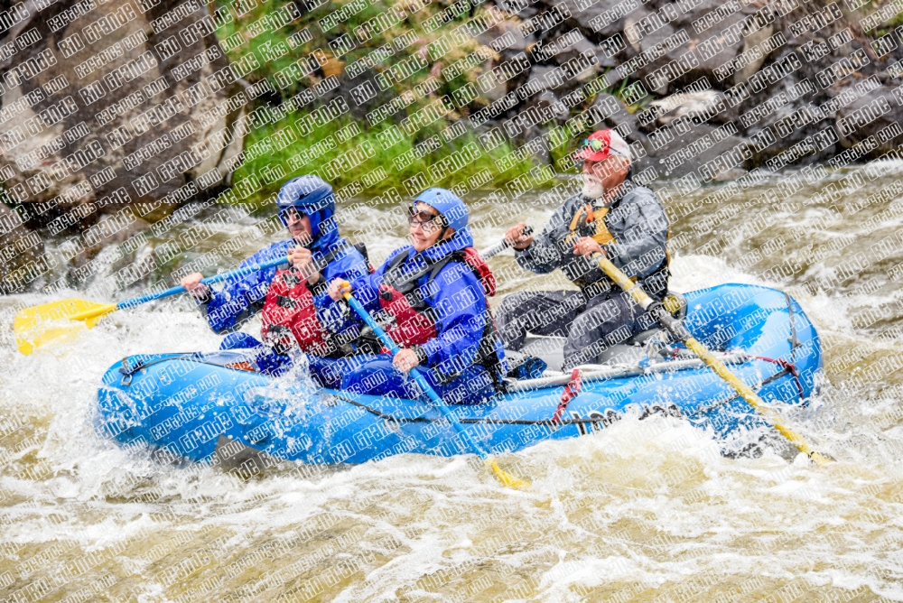 003354_RaftPics_Los-RIOS_June-14_BOX-_LA_Boat-1-John_LES4392