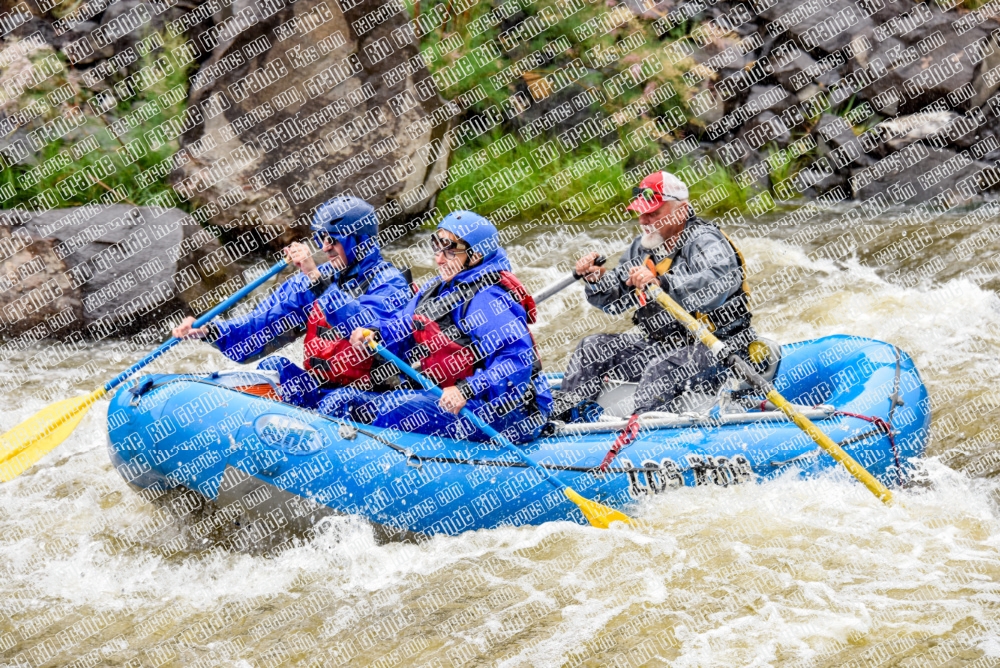 003355_RaftPics_Los-RIOS_June-14_BOX-_LA_Boat-1-John_LES4393