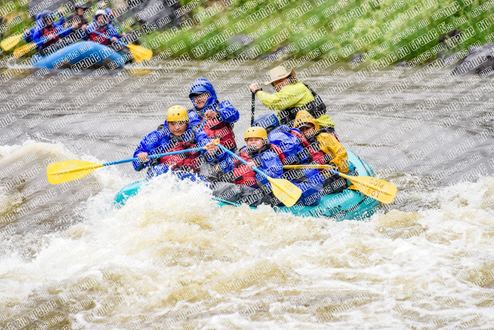 003361_RaftPics_Los-RIOS_June-14_BOX-_LA_Boat-2_LES4399