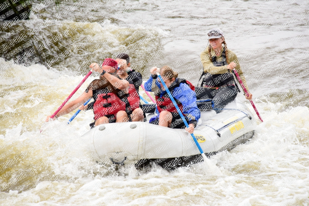 005035_RaftPics_June27_Big-River_Racecourse_PM_LA_Mads_LES5221