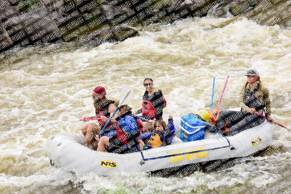 005047_RaftPics_June27_Big-River_Racecourse_PM_LA_Mads_LES5233