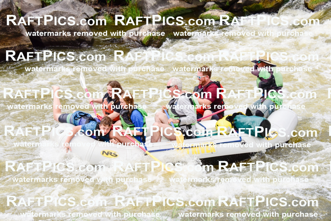 006009_RaftPics_July1_Big-River_Racecourse_PM_LA_Paris_LES6171