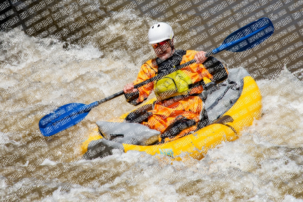 000479_May6_kayaks_RC_PM_LA_DSC0788