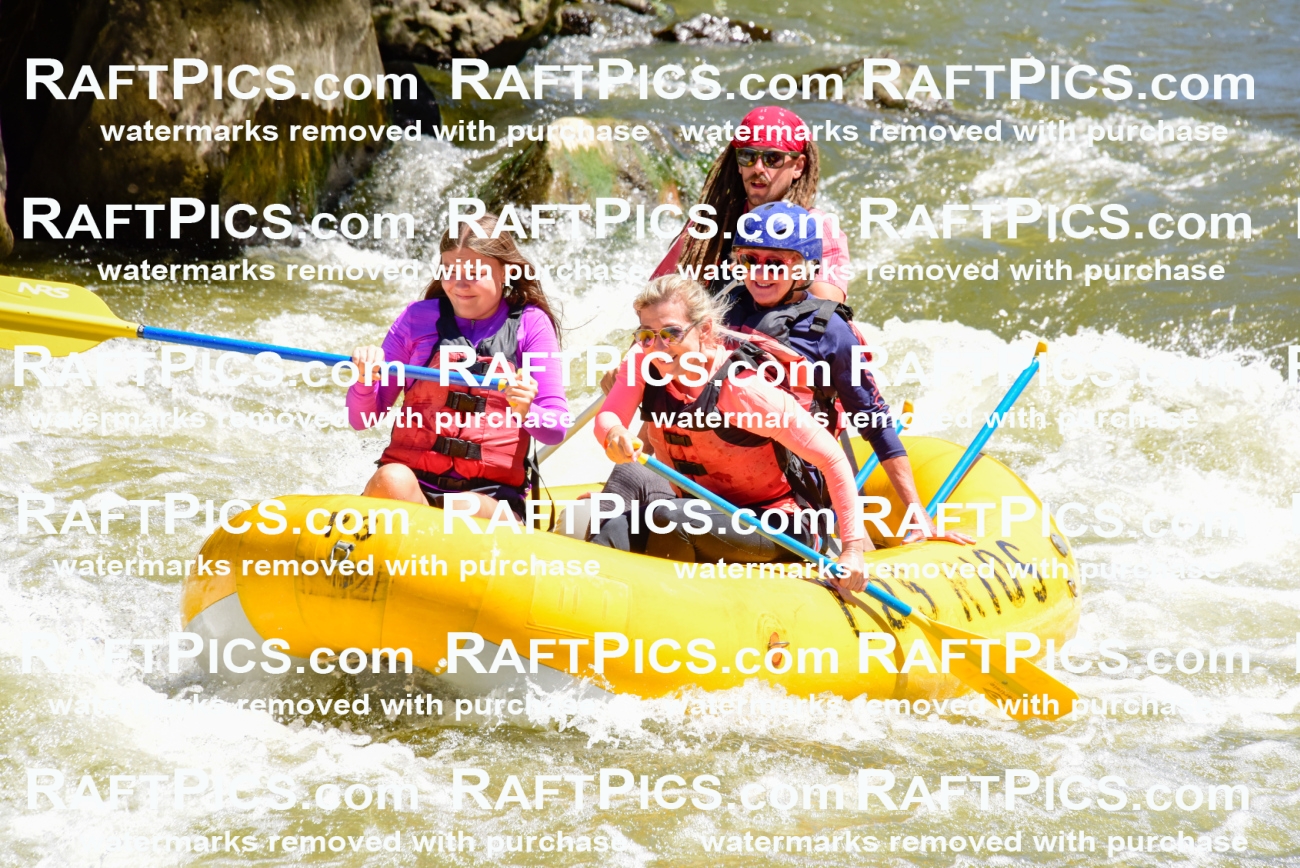 001538-July-9_LOS-RIOS_RAFT-Pics_Racecourse-AM_LA_EMILY-RACHEL_LES7900