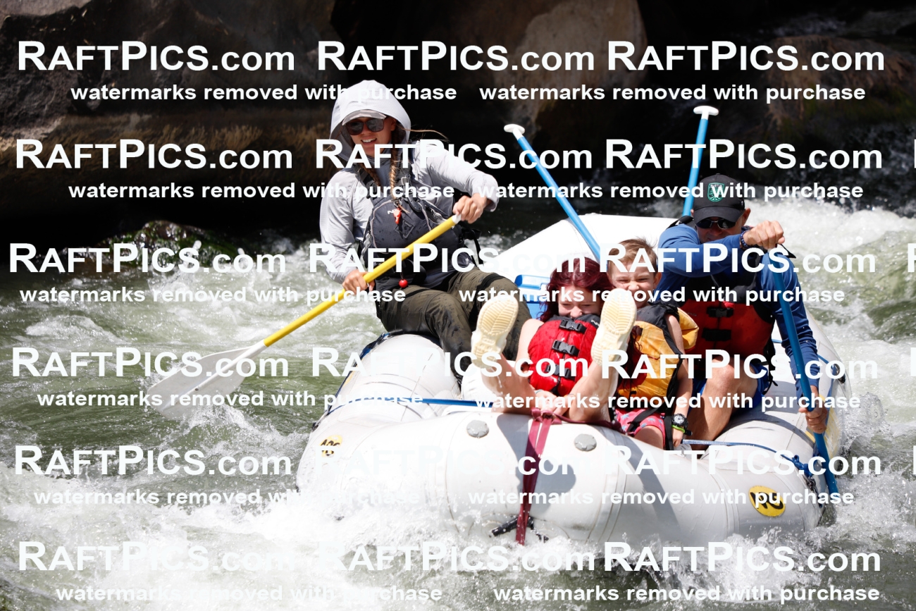 007882_Raftpics_July-27__BIG-RIVER__Racecourse_AM_TC_Boat-One_MG_9087