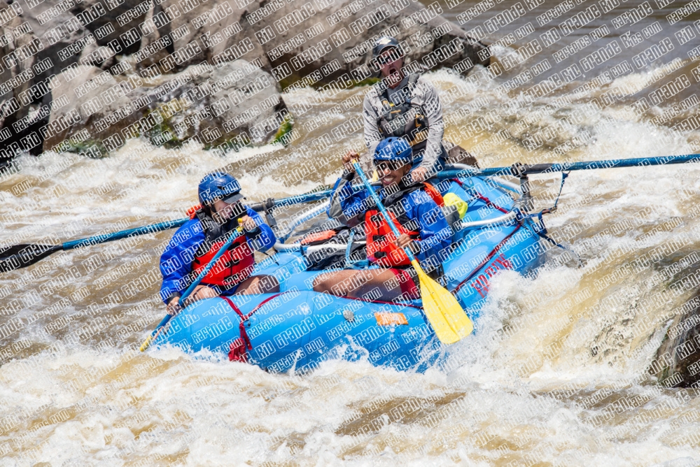 001167Rio-Grande-RaftPics_May31_Far-Flung_BOX_LA_DSC2372