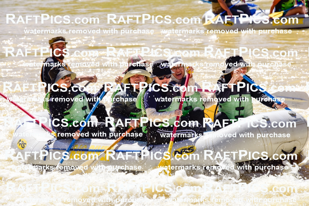 008582_RaftPics_AUg-8_BigRiver_PM_LA_Boat2