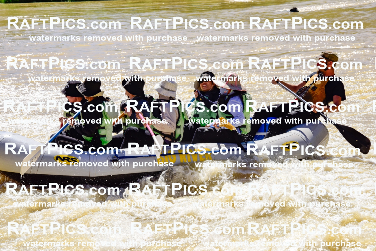 008591_RaftPics_AUg-8_BigRiver_PM_LA_Boat2