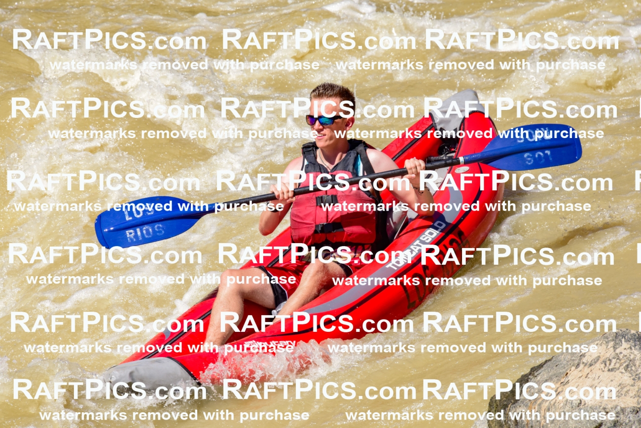 008867_RaftPics_AUg-15_LosRios_PM_LA_funyak3