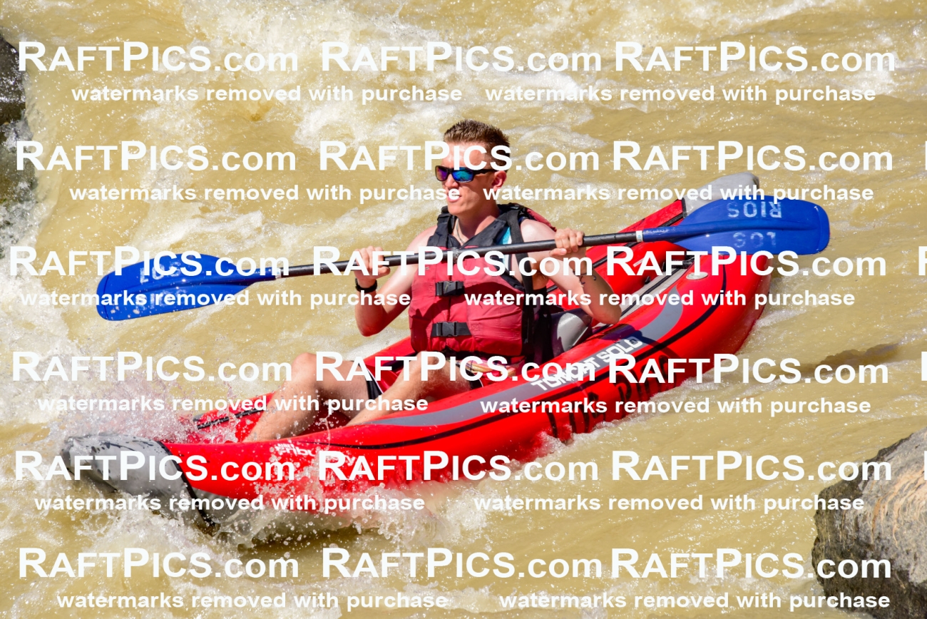 008868_RaftPics_AUg-15_LosRios_PM_LA_funyak3