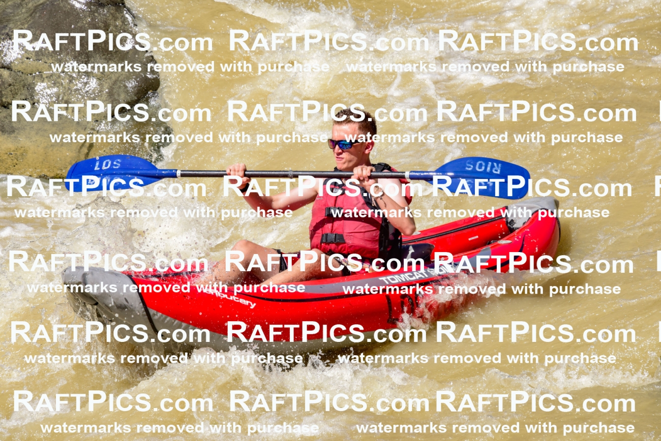 008869_RaftPics_AUg-15_LosRios_PM_LA_funyak3