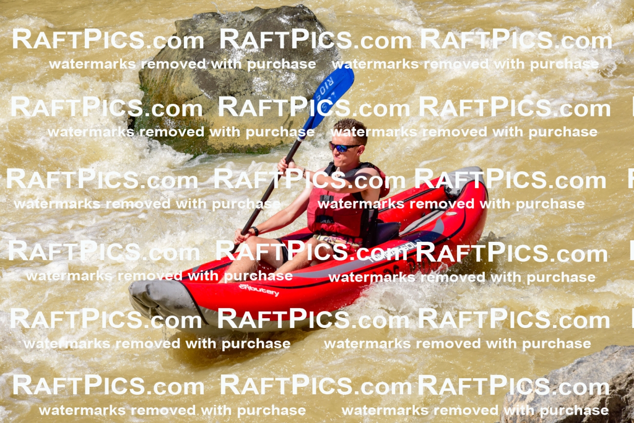 008871_RaftPics_AUg-15_LosRios_PM_LA_funyak3