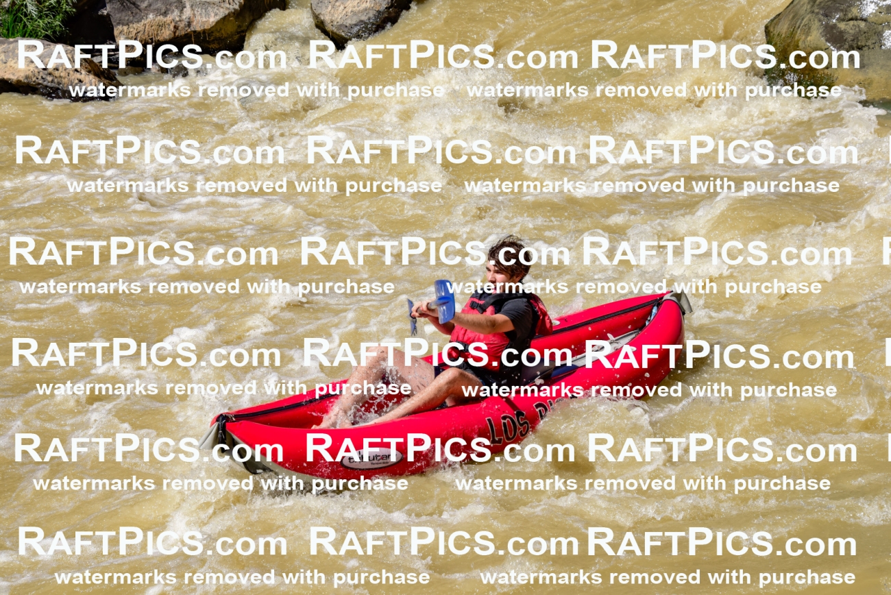 008900_RaftPics_AUg-15_LosRios_PM_LA_funyak4